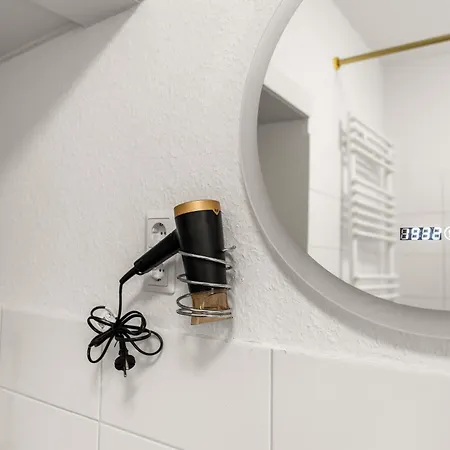 Smart - Near Essen, Oberhausen, Bottrop - Perfect For 6 Guests! Balcony - Netflix - Smart Tv