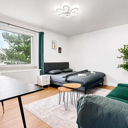 Apartment Smart - Near Essen, Oberhausen, Bottrop - Perfect For 6 Guests! Balcony - Netflix - Smart Tv *