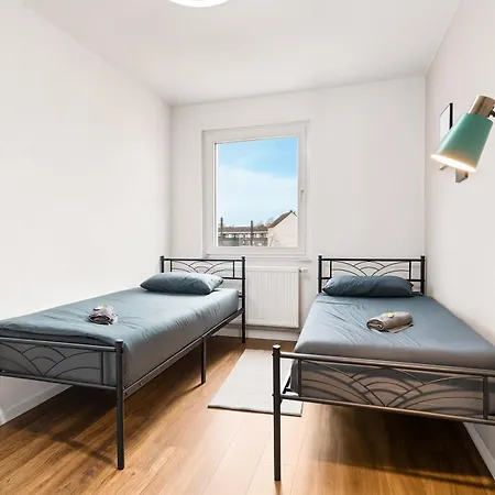 Smart - Near Essen, Oberhausen, Bottrop - Perfect For 6 Guests! Balcony - Netflix - Smart Tv 아파트